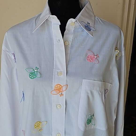 Pastel ladybugs everywhere on this white button front blouse size small - Picture 1 of 8